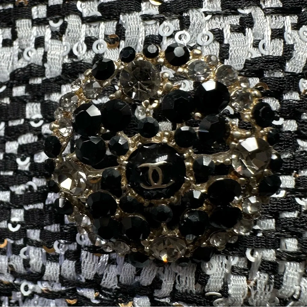 CHANEL Women’s White & Black Tweed 2015 Paris-Dubai Evening Sequin Jacket- EU 38 - Picture 16 of 17